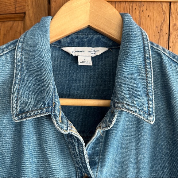 Old Navy Blue Denim Button Down Shirt - Picture 2 of 6